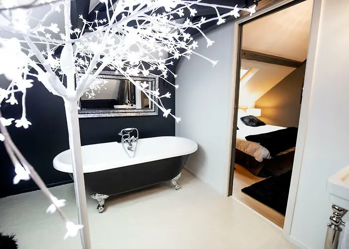 Le Baptistere - Adults Only